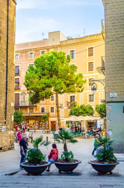 Barcelona Espanha Outubro 2014 Vista Uma Rua Estreita Centro Histórico — Fotografia de Stock