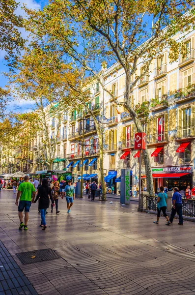 Barcelona Spain October 2014 People Strolling Rambla Street Barcelona — Stockfoto