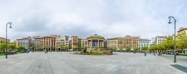 PAMPLONA, SPAIN, ECTOBER 28, 2014: Plaza del Castillo İspanya 'nın Pamplona kentinde