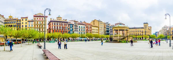 PAMPLONA, SPAIN, ECTOBER 28, 2014: Plaza del Castillo İspanya 'nın Pamplona kentinde