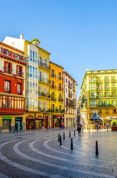 Bilbao Spain October 2014 People Strolling Narrow Street Old Town — Stockfoto