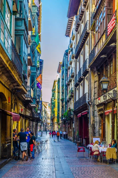 Bilbao España Octubre 2014 Gente Está Paseando Por Una Calle — Foto de Stock