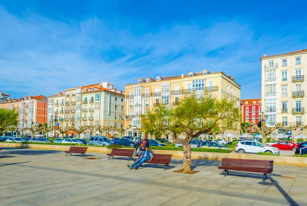 SANTANDER, SPAIN, EKİM 30 Ekim 2014: İnsanlar Santander, İspanya 'da geziniyorlar