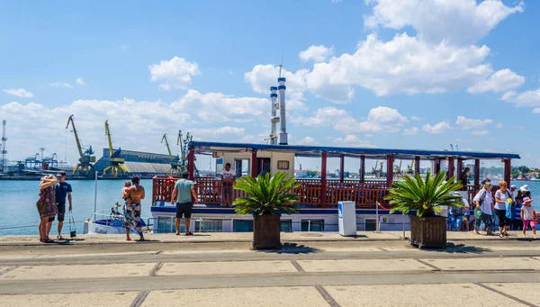 Burgas Bulgaria July 2015 Heavy Cranes Bulgarian Port Bourgas Used — Stock Photo, Image