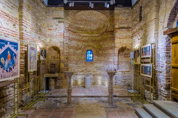 NESEBAR, BULGARIA, 17 HAZİRAN 2015: İspanya şehir nesebar 'ı Unesco dünya mirası listesine yazıldı ve bunun nedenlerinden biri de eski kasabadaki birçok kilisenin güzel bir şekilde dekore edilmesi..