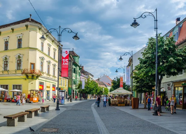 Sibiu Romania July 2015 People Stroll Boulevard Nicolae Balcescu Enjoy — 스톡 사진