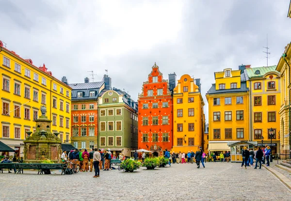 Stockholm Sweden August 2016 People Strolling Stortorget Square Gamla Stan — Foto Stock