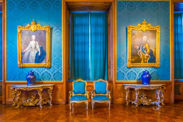 STOCKHOLM, SWEDEN, AĞUSTOS 18 Ağustos 2016: Gamla Stan, Stockholm, İsveç 'teki Kungliga slottet şatosunun manzarası