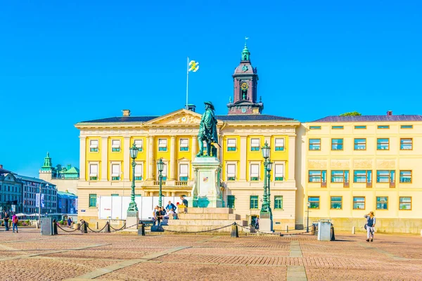 GOTEBORG, SWEDEN, 25 AĞUSTOS 2016: Goteborg, İsveç 'teki Gustav adolf Meydanı.