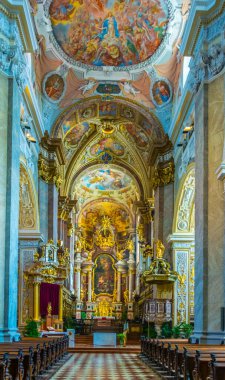 KLOSTERNEUBURG, AUSTRIA, 26 Mayıs 2016: Viyana, Avusturya yakınlarındaki Klosterneuburg 'daki Manastır Kilisesi