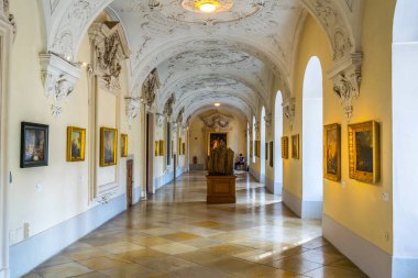 KLOSTERNEUBURG, AUSTRIA, 26 Mayıs 2016: Viyana, Avusturya yakınlarındaki Klosterneuburg 'daki Manastırın İçi