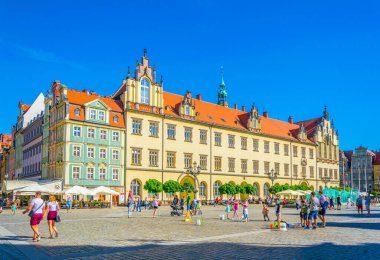 WROCLAW, POLAND, 28 Mayıs 2017: Rynek 'teki renkli evler, merkezi Wroclaw, Polonya' daki pitoresk kare
