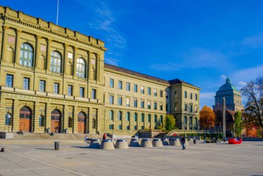 ZURICH, SWitzERLAND, 25 Ekim 2015: İsviçre Federal Teknoloji Enstitüsü 'nün (Almanca: ETH) görüntüsü. ETH Zürih bir mühendislik, bilim, teknoloji, matematik ve yönetim üniversitesidir..