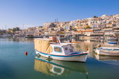 Yunanistan 'ın Pireus limanındaki iskan marinası manzarası