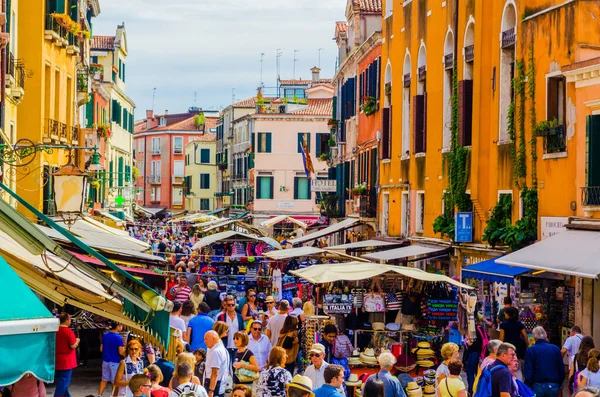 Venice Italy September 2015 Crowds Tourists Passing Busy Rio Tera — Stock Fotó