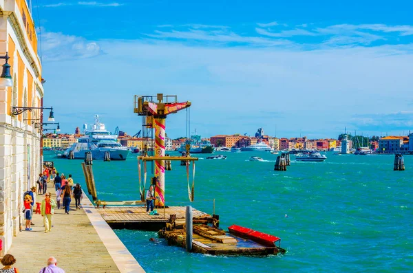 Venice Italy September 2015 View Old Historical Crane Situated Shore — стокове фото