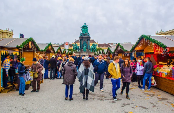 Viena Austria Diciembre 2015 Gente Está Comprando Varios Artículos Durante — Foto de Stock