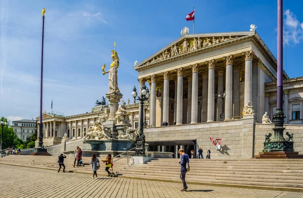 Vienna Austria May 2015 Austrian Parliament Building Famous Pallas Athena — Zdjęcie stockowe