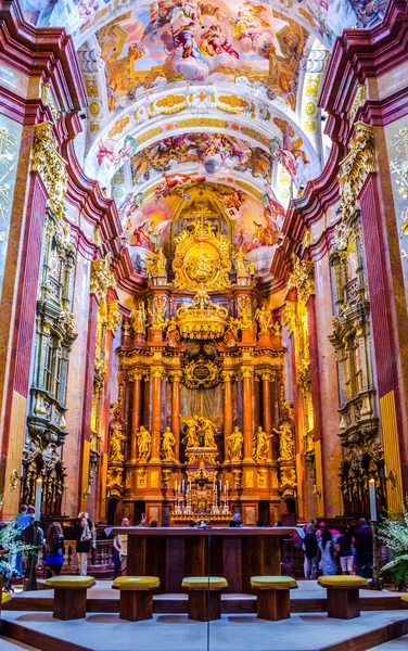 Melk Austria 2015年5月16日 オーストリアのメルクにあるメルク修道院にある聖ペテロ教会とパウロ教会 修道院教会は バロック様式の教会に建てられたオーストリアで最も美しいの一つと考えられています — ストック写真