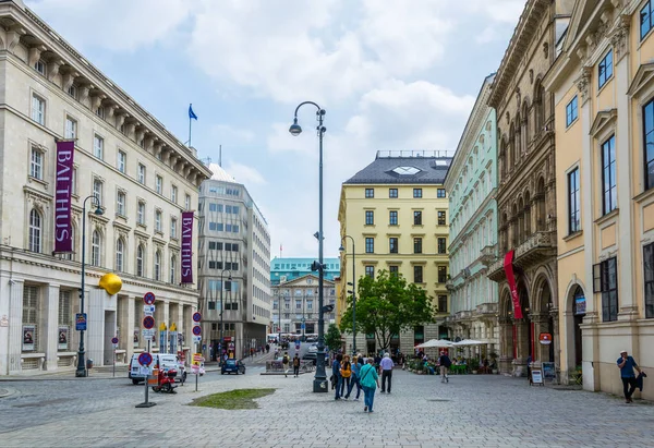 VIENNA, AUSTRIA, HAZİRAN 2016: Viyana, Avusturya 'daki Freyung Meydanı.