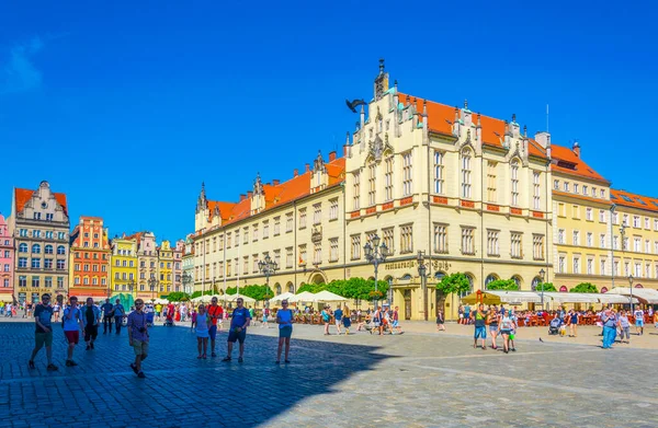 WROCLAW, POLAND, 28 Mayıs 2017: Rynek 'teki renkli evler, merkezi Wroclaw, Polonya' daki pitoresk kare