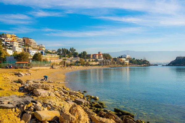 Atina 'nın Pireus semtinde küçük bir sahil manzarası, Yunanistan