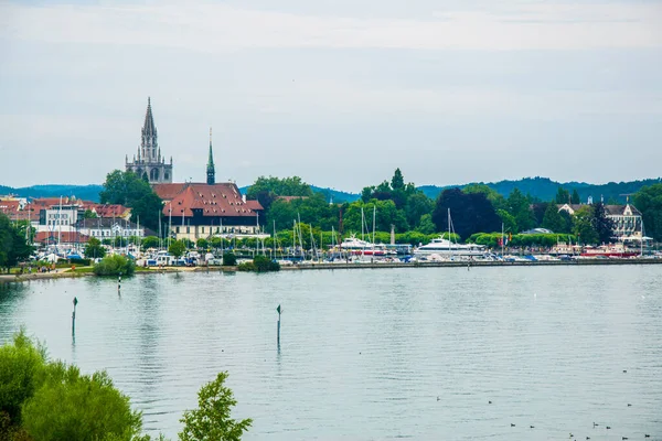 Alman şehri Konstanz 'ın Bodensee lak' taki panoraması
