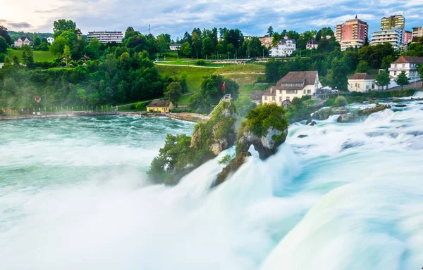 Pemandangan Air Terjun Terbesar Rheinfall Saat Matahari Terbenam Dekat Schaffhausen — Stok Foto