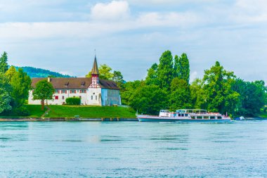 Alman sid 'indeki Rhein nehrinin kırsal manzarası.
