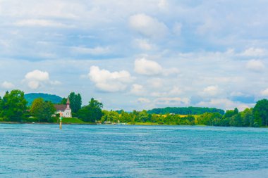 Alman sid 'indeki Rhein nehrinin kırsal manzarası.