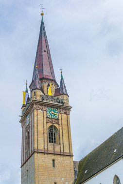 Alman Radolfzell am Bodense şehrinde bulunan sevgili hanımefendinin (müenster unserer Lieben Frau in German) kilisesinin manzarası