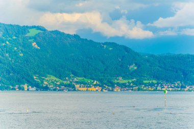 Bregenz 'in ve Linda' nın çevresindeki dağların manzarası.