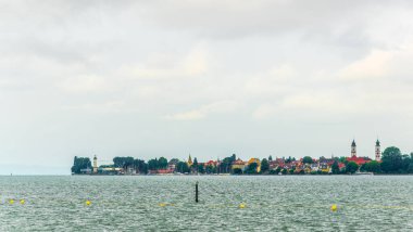 Alman şehri Lindau 'nun Panorama' sı Bregenz, Avusturya 'dan Bodensee Gölü' nde yer almaktadır.