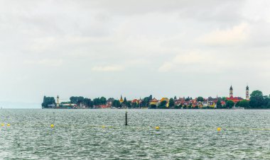 Alman şehri Lindau 'nun Panorama' sı Bregenz, Avusturya 'dan Bodensee Gölü' nde yer almaktadır.