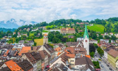 Avusturya şehrinin hava manzarası feldkirch