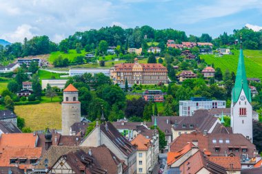 Avusturya şehrinin hava manzarası feldkirch