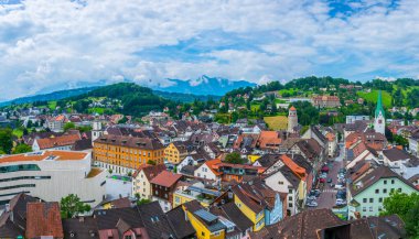 Avusturya şehrinin hava manzarası feldkirch
