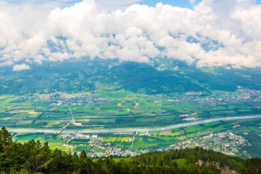 Furstensteig yürüyüş parkurundan Lihtenştayn 'ın hava görüntüsü.