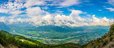 Furstensteig yürüyüş parkurundan Lihtenştayn 'ın hava görüntüsü.