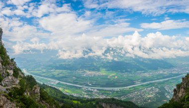 Furstensteig yürüyüş parkurundan Lihtenştayn 'ın hava görüntüsü.