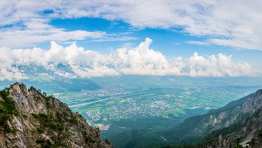 Furstensteig yürüyüş parkurundan Lihtenştayn 'ın hava görüntüsü.