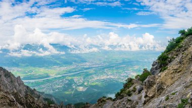 Furstensteig yürüyüş parkurundan Lihtenştayn 'ın hava görüntüsü.