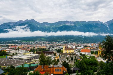 Avusturya 'nın Innsbruck kentinin hava görüntüsü