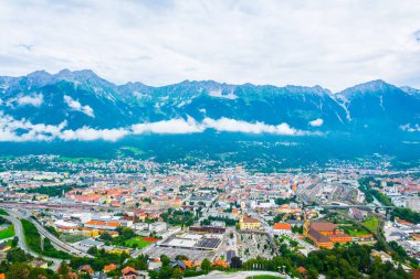 Avusturya 'nın Innsbruck kentinin hava görüntüsü