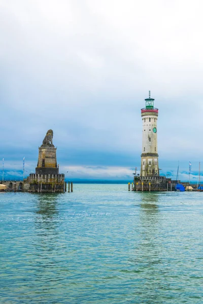 Latarnia Morska Posąg Lwa Przy Wejściu Portu Lindau Niemcy — Zdjęcie stockowe
