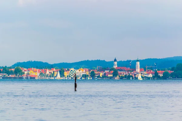 Alman şehri Lindau 'nun Panorama' sı Bregenz, Avusturya 'dan Bodensee Gölü' nde yer almaktadır.