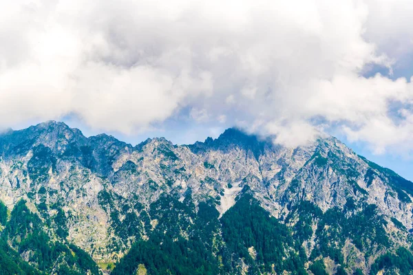 Lihtenştayn üzerindeki Alplerin görüntüsü.