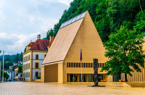 Vaduz, Lihtenştayn 'da yeni parlamento binası.