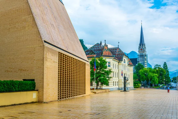 Florin Cathedral Old New Parliament Vaduz — Foto de Stock