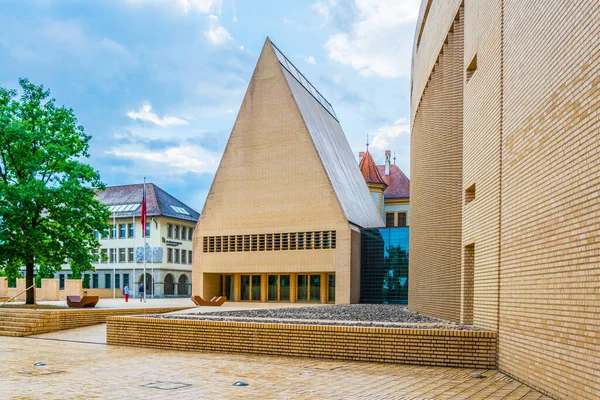 Vaduz, Lihtenştayn 'da yeni parlamento binası.